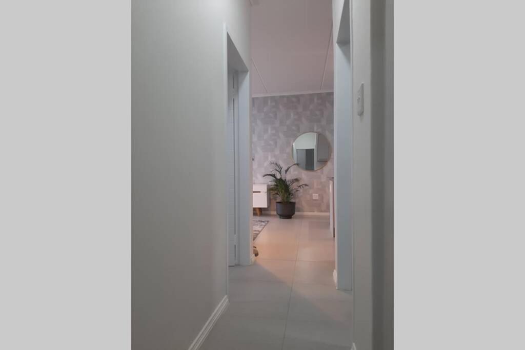 Mikeys Place On New: 2Bed2Bath No.1 With Free Wifinetflix Midrand Ngoại thất bức ảnh