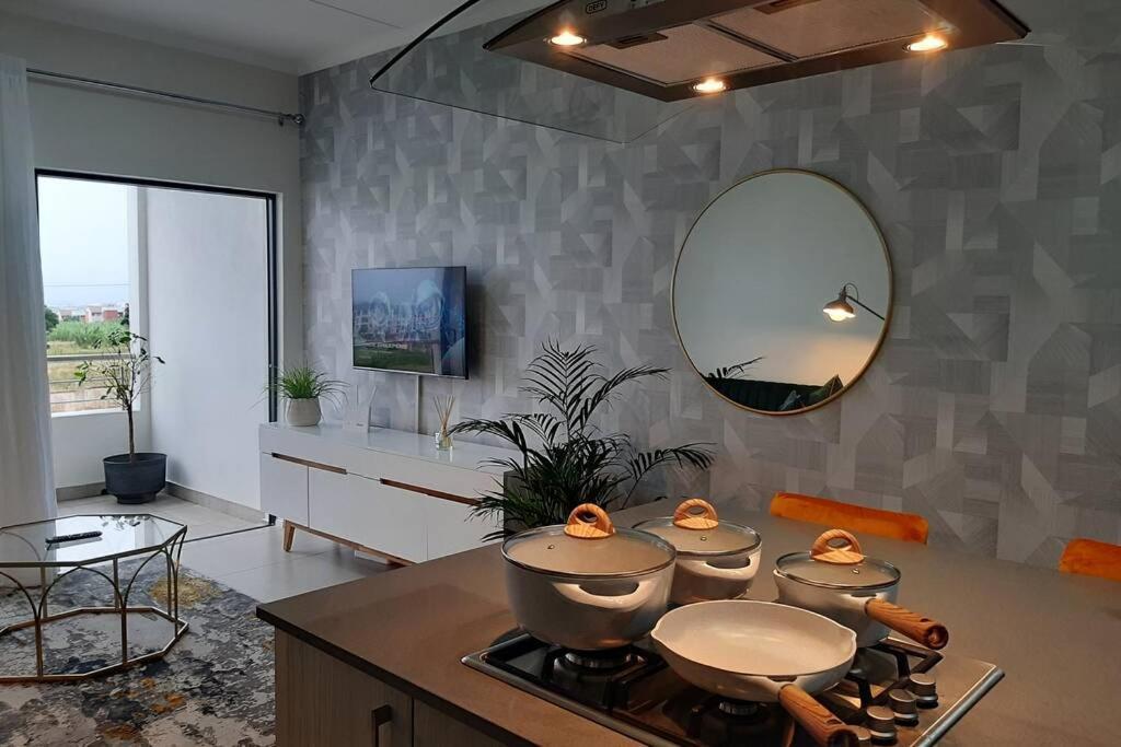 Mikeys Place On New: 2Bed2Bath No.1 With Free Wifinetflix Midrand Ngoại thất bức ảnh