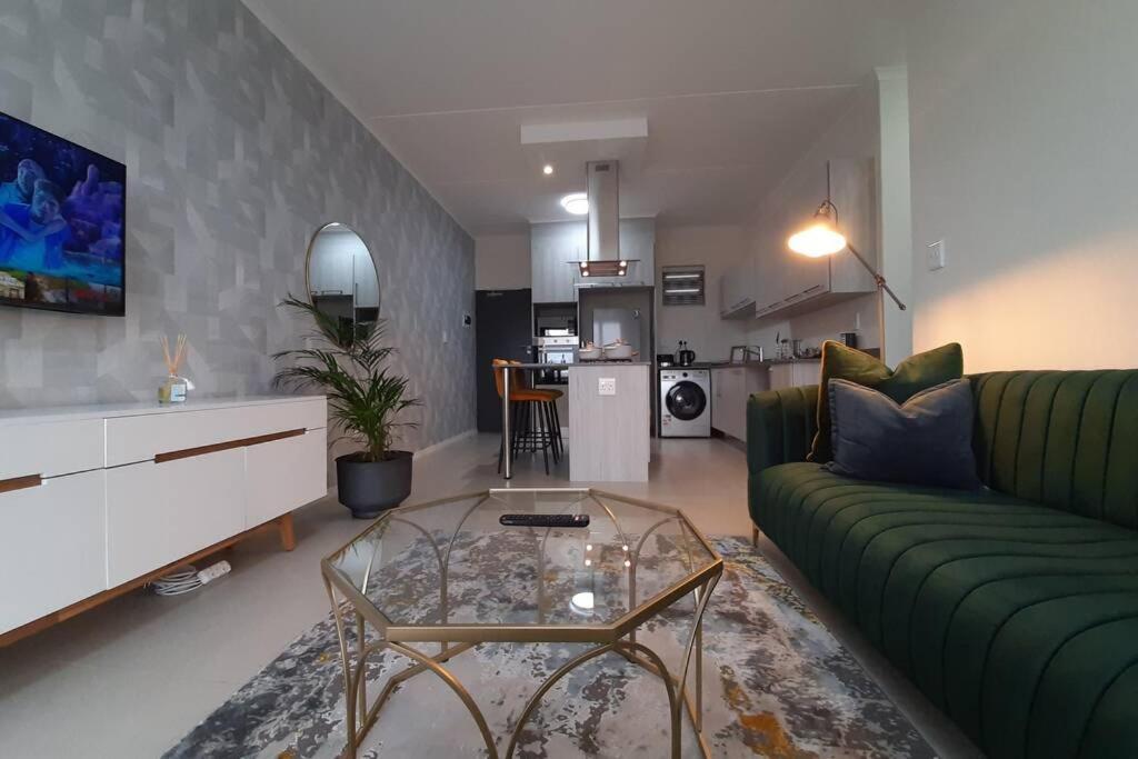 Mikeys Place On New: 2Bed2Bath No.1 With Free Wifinetflix Midrand Ngoại thất bức ảnh